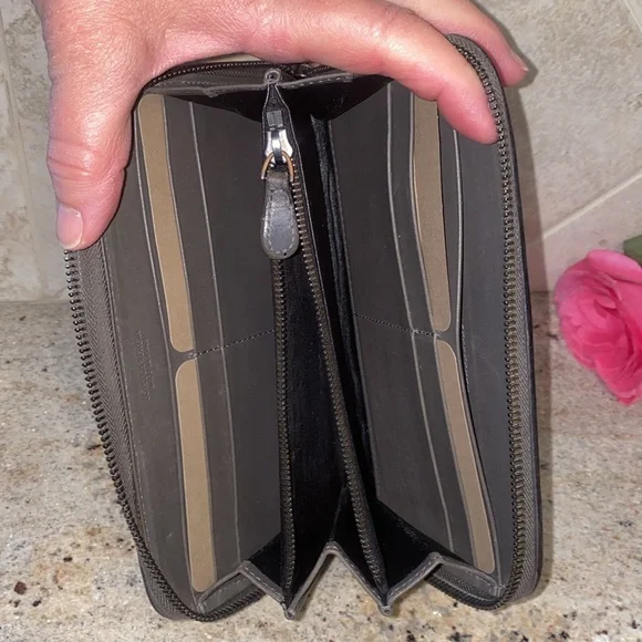 Bottega Veneta Gray Intrecciato Wallet w/box - Picture 13 of 14